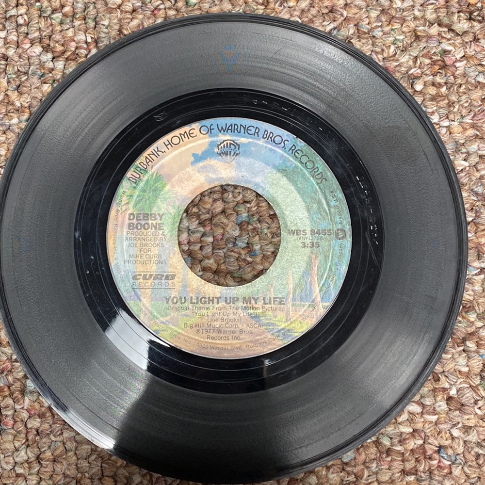 45 RPM vinyl VTG Debbie Boone, “You light up my life” Warner Brothers Records